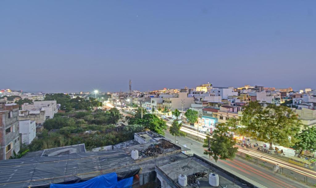 Treebo Paras Raj Near City Palace Udajpur Exteriér fotografie
